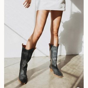 BRAND NEW NEVER WORN we the free montage boots